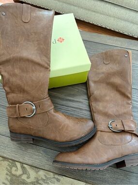 PATRIZIA Anderson Camel Womens fashion boots size 11